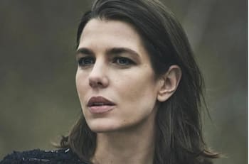 Hija de Carolina de Mónaco desfila con sorpresivo acompañante en París