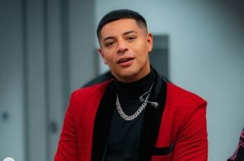 Las incómodas preguntas que el líder de Grupo Firme no responde y que motivan su retiro