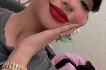 Ángela Aguilar está escribiendo un libro sobre su vida ¿Incluirá polémica con Gussy Lau?