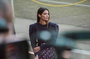 El calvario de la modelo Joana Sanz: su esposo Dani Alves está preso y su madre murió tristemente