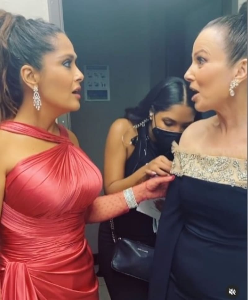 Salma Hayek compartió redes sociales lo que pasó antes de entregar un premio en los SAG - Créditos: Instagram Salma Hayek