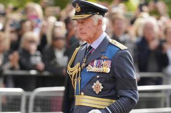 El rey Carlos III rompió con una importante tradición de Isabel II con nombramiento de Rishi Sunak