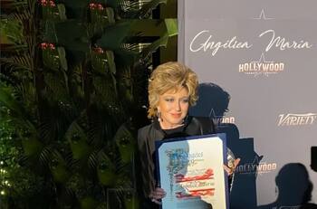 Angélica María es galardonada en Hollywood y este fue el premio que recibió