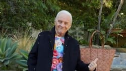 Anthony Hopkins cautiva internet con sus pasos de cumbia