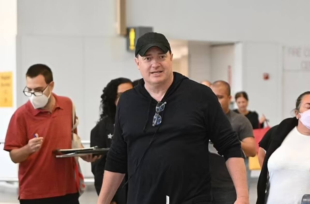 Brendan Fraser recibe el cariño de sus fans al llegar a Nueva York tras éxito en Venecia