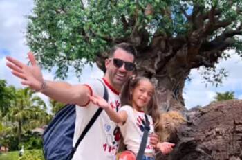 Toni Costa y su hija Alaïa presentaron al nuevo integrante de la familia