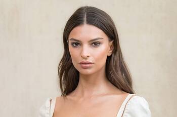 Emily Ratajkowski sale en defensa de Britney Spears y cuestionó a quienes la critican