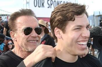 Por este motivo el hijo de Arnold Schwarzenegger reniega del apellido de su padre