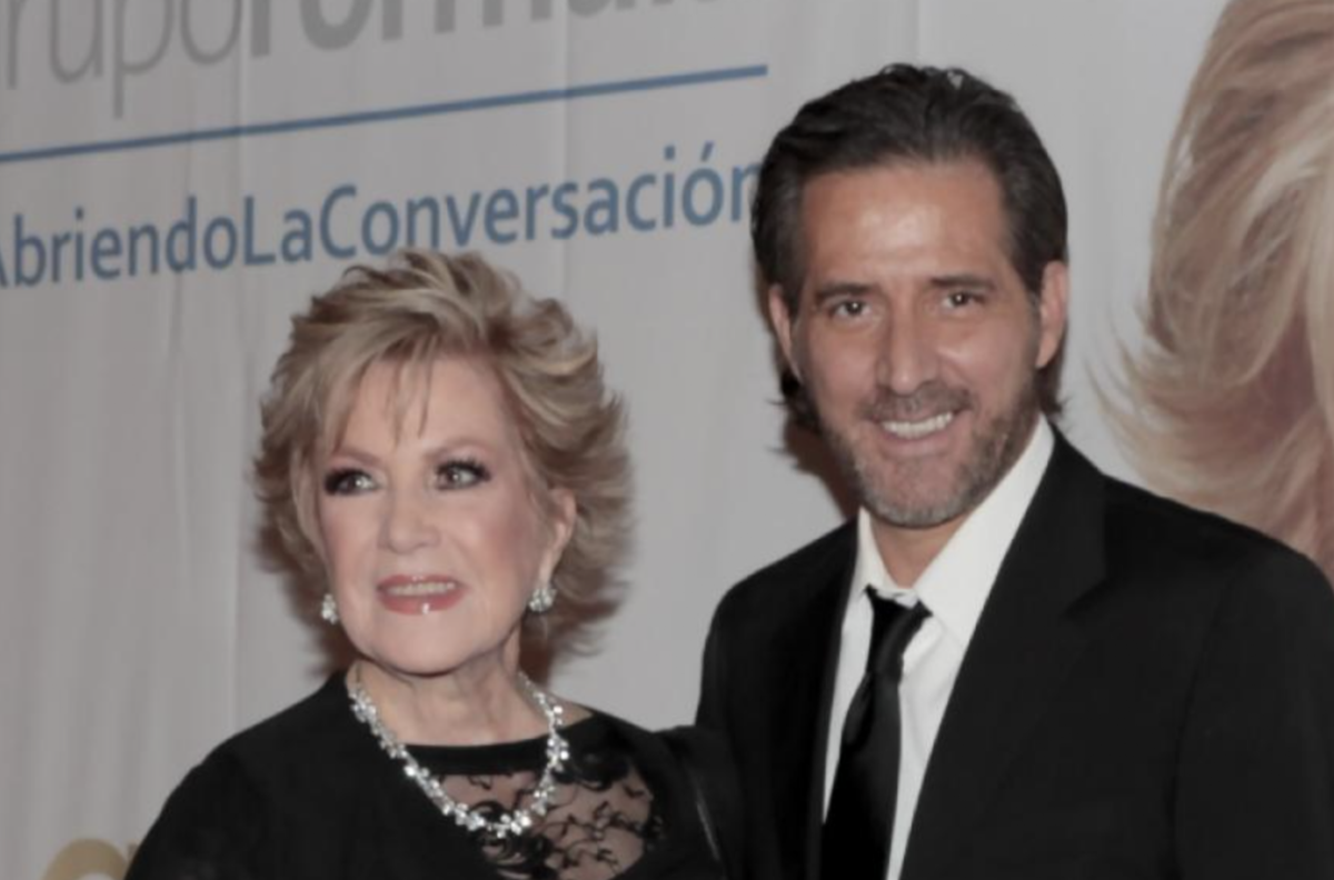 Fallece hijo menor de Maxine Woodside a los 55 años; se despidió en sus redes sociales