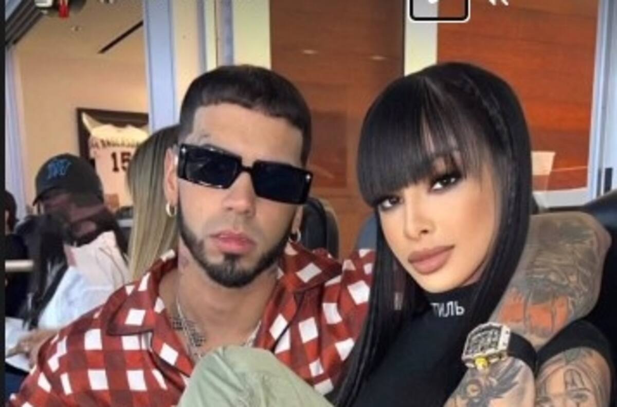 Anuel y Yailin reaparecen en Miami, muy enamorados y en evento deportivo