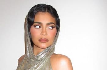 Kylie Jenner cumple 25 años y lo celebra en redes sociales con tiernas fotografías