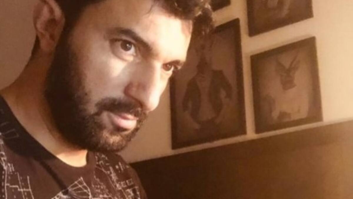 Actor turco Engin Akyürek agradece a fans donaciones para Fundación por su cumpleaños