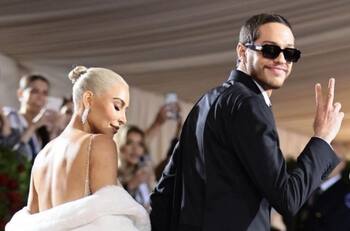 Pete Davidson no le tiene temor a la "maldición de las Kardashian"