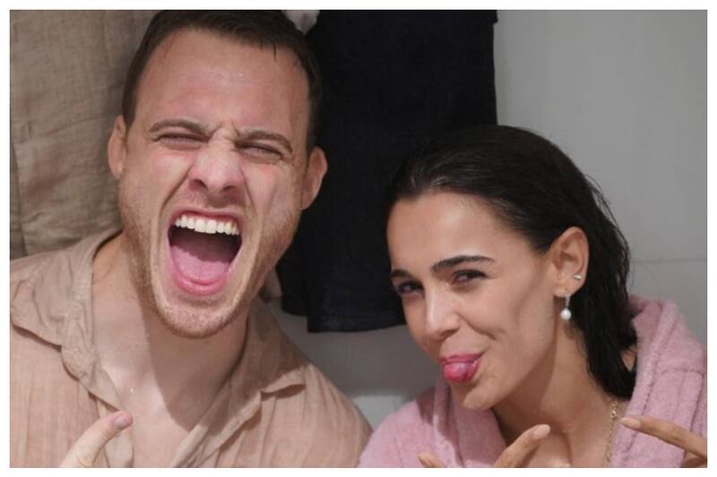 Kerem Bürsin y Hafsanur Sancaktutan son los protagonistas de la serie Ya Çok Seversen (Si me amas): una pareja con una gran proyección por su natural proximidad.