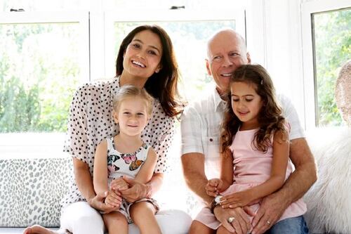 Hija menor de Bruce Willis tiene un tierno gesto con su padre para ayudarlo con su enfermedad