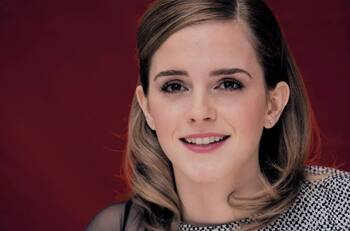 Emma Watson y su novio pasan el rato en galería de arte en Venecia