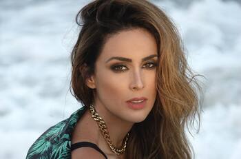 Jacky Bracamontes hace un importante cambio en su aspecto físico