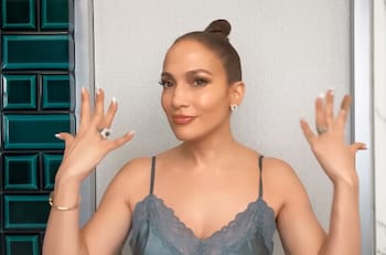 Jennifer Lopez compartió su gran secreto para siempre tener una piel radiante