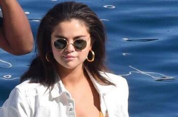 Selena Gomez se rebela contra estereotipos y dice que “las barrigas reales están de vuelta”