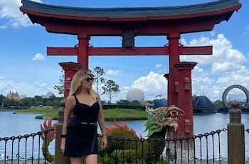 Itatí Cantoral asombra a sus fans con sus habilidades en el pole dance