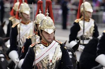 Soldado que participó en el funeral de Isabel II murió sorpresivamente a los 18 años