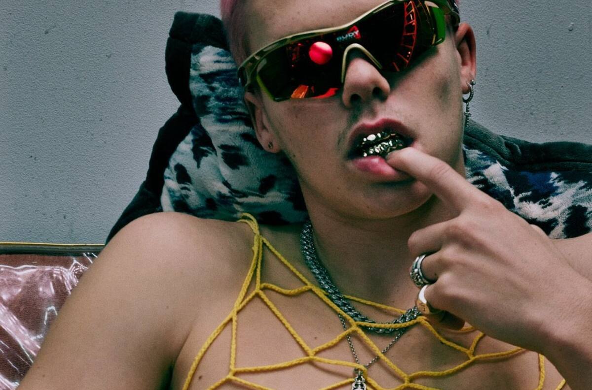 Hijo de David y Victoria Beckham se asocia con reconocido productor para lanzar su carrera