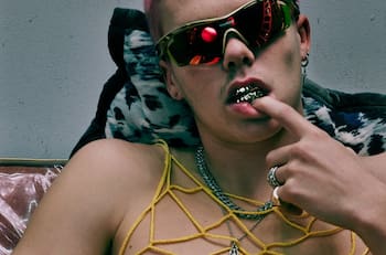 Hijo de David y Victoria Beckham se asocia con reconocido productor para lanzar su carrera