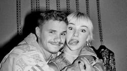 La foto de Romeo Beckham y Mia Regan que demuestra lo enamorados que están