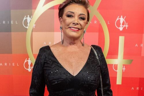 Yalitza Aparicio asombra con este arriesgado look en la alfombra de los premios Ariel 2022