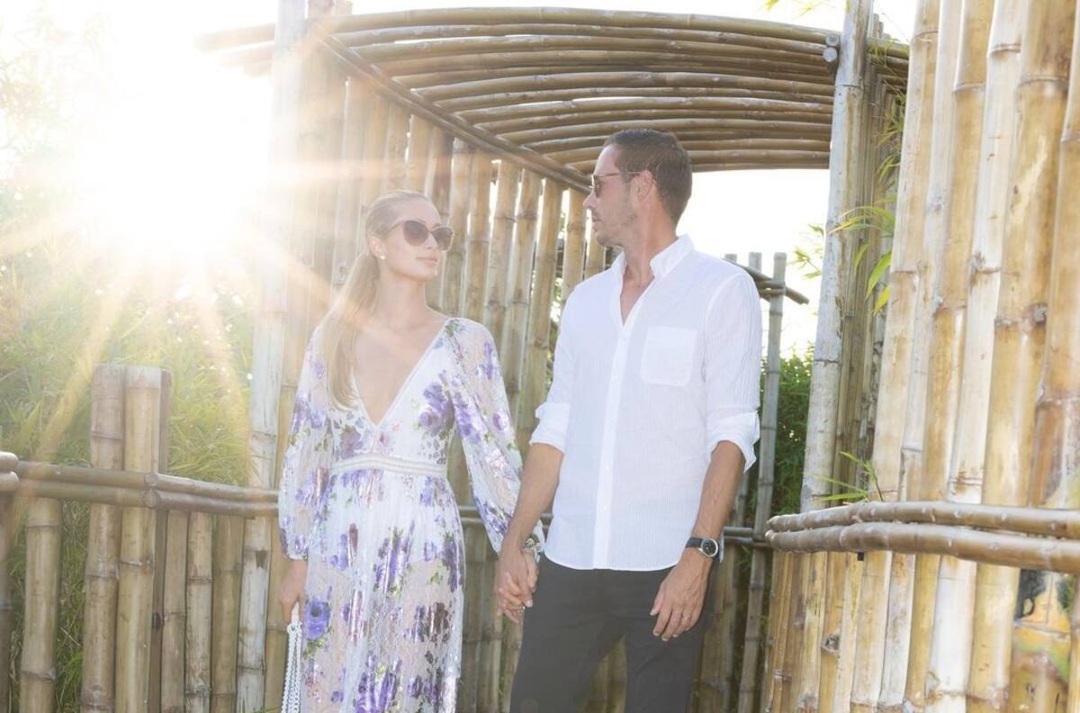 Paris Hilton y su esposo celebraron su aniversario en una lujosa isla privada