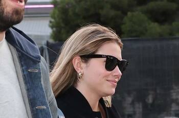 Clara Chía deja atrás la timidez e impactó con un inesperado gesto con una mujer