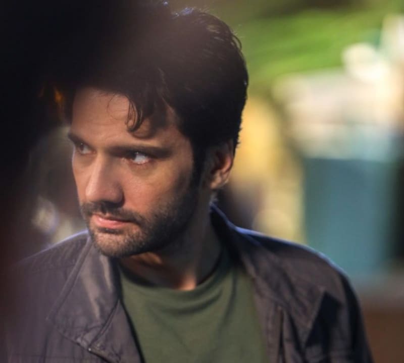 El protagonista de Yargi se emparejó con la ex novia de su mejor amigo.