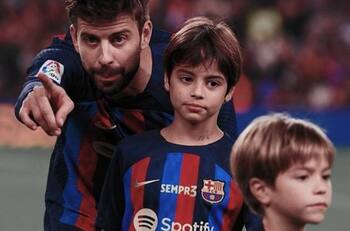 Piqué deja a Sasha y Milan en su casa, pero ni siquiera baja del auto para acompañarlos a la puerta