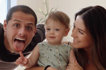 Hijo del "Chicharito" luce vestido de princesa y critican a la ex del futbolista por permitirlo