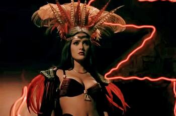 Salma Hayek y su baile sensual: Un regalo de cumpleaños que incendió las Redes