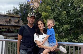 Sandra Echeverría rompió un acuerdo con Leonardo de Lozanne al revelar su quiebre, aseguró un amigo