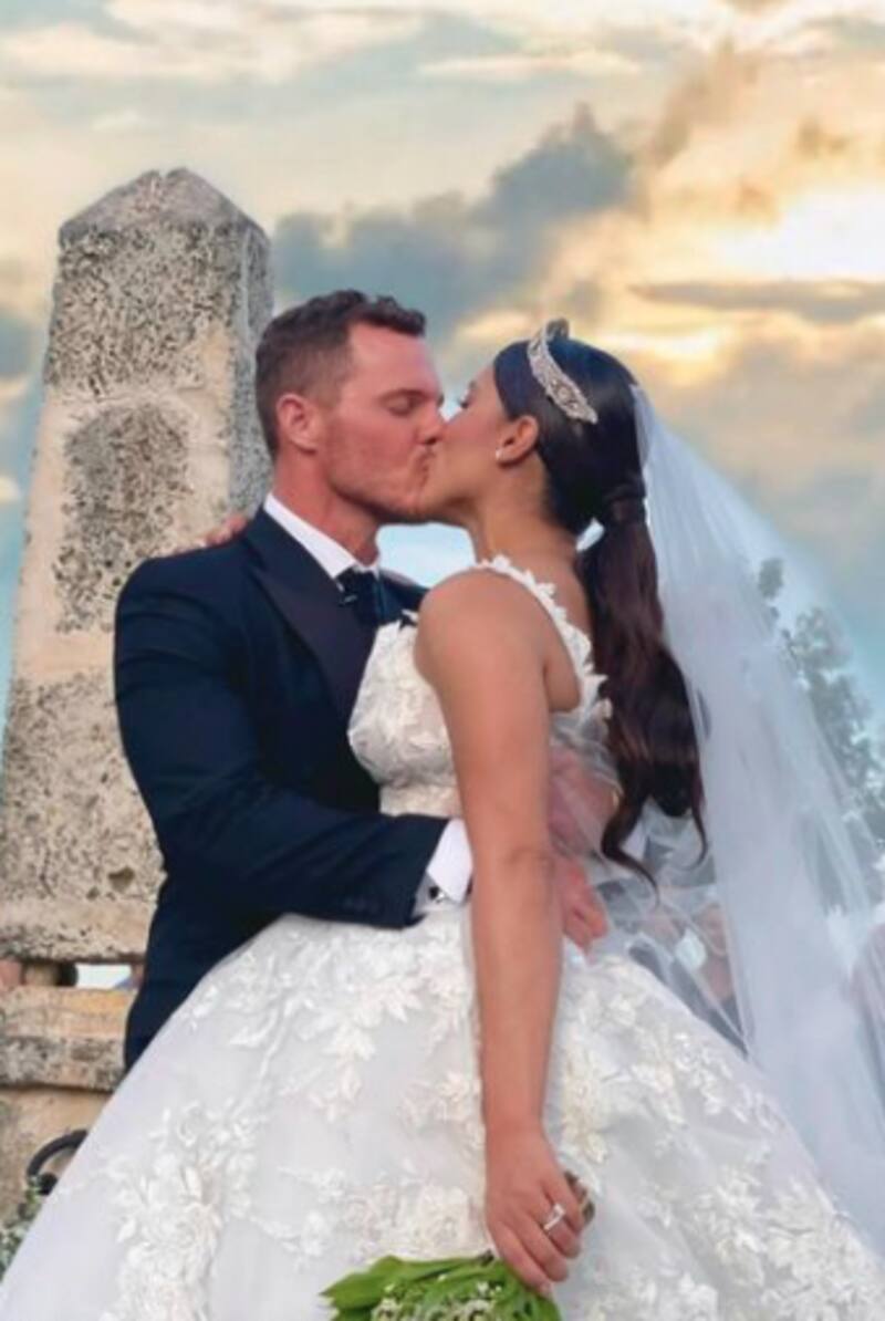 Los tres vestidos que usó Francisca en su boda - Créditos: Instagram