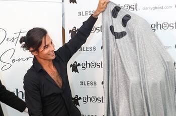 Julio Iglesias Jr. trató a su novia como un objeto y le llovieron las críticas