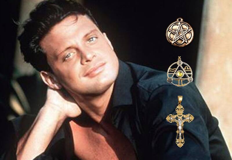 Descubre cuál es el amuleto que le da todo el éxito y la confianza al 'Sol de México'.