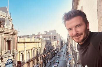 David Beckham se deja ver en México y causa controversia por degustar platillo con insectos