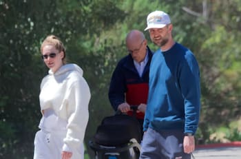 Revelan fotos del bebé de Jennifer Lawrence en las cuales se puede ver su rostro