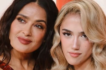 Valentina Paloma arrasa con un fabuloso vestido rojo en su paso por el Oscar 2023