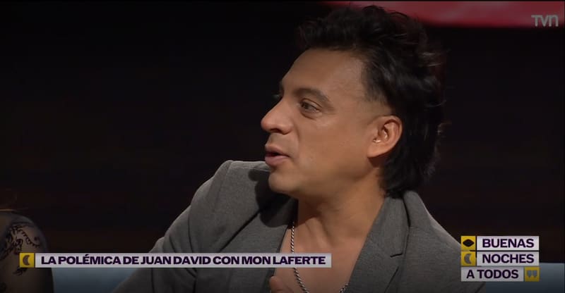 Juan David Rodríguez en "Buenas Noches a Todos" hablando sobre Mon Laferte.