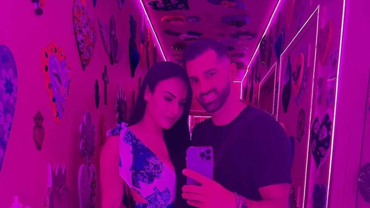 Toni Costa envía pequeño pero especial detalle a Evelyn Beltrán por importante fecha