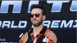 Chris Evans elogia a Shakira y habla de la posibilidad de salir con ella