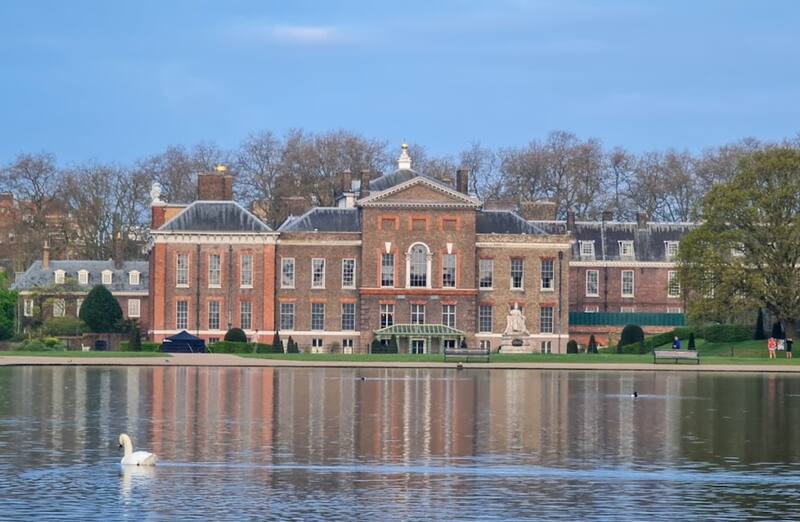 Vista exterior del Palacio de Kensington.