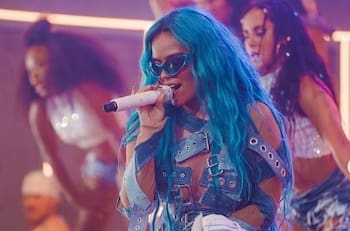 Karol G adelanta nueva canción y fans sospechan que Bad Bunny es la segunda voz