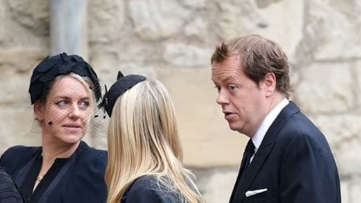 Hijos de la reina Camila trataron de pasar inadvertidos en funeral de Isabel II