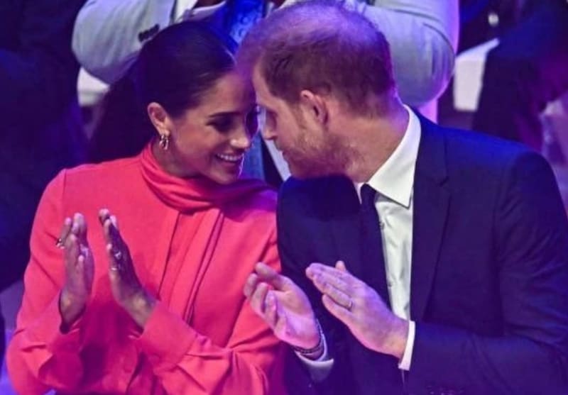 Meghan y Harry viajaron en tren a Manchester. - Créditos: Instagram