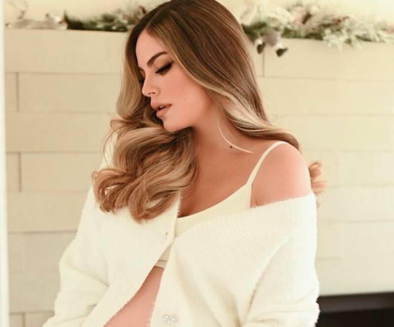 Ximena Navarrete La Miss Universo 2010, entrega la corona a su hija recién nacida - Créditos: Instagram de Ximena Navarrete